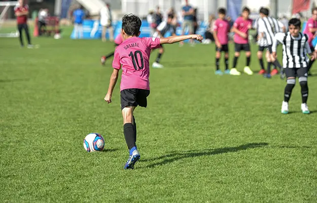 Fußballspiel beim Turnier
